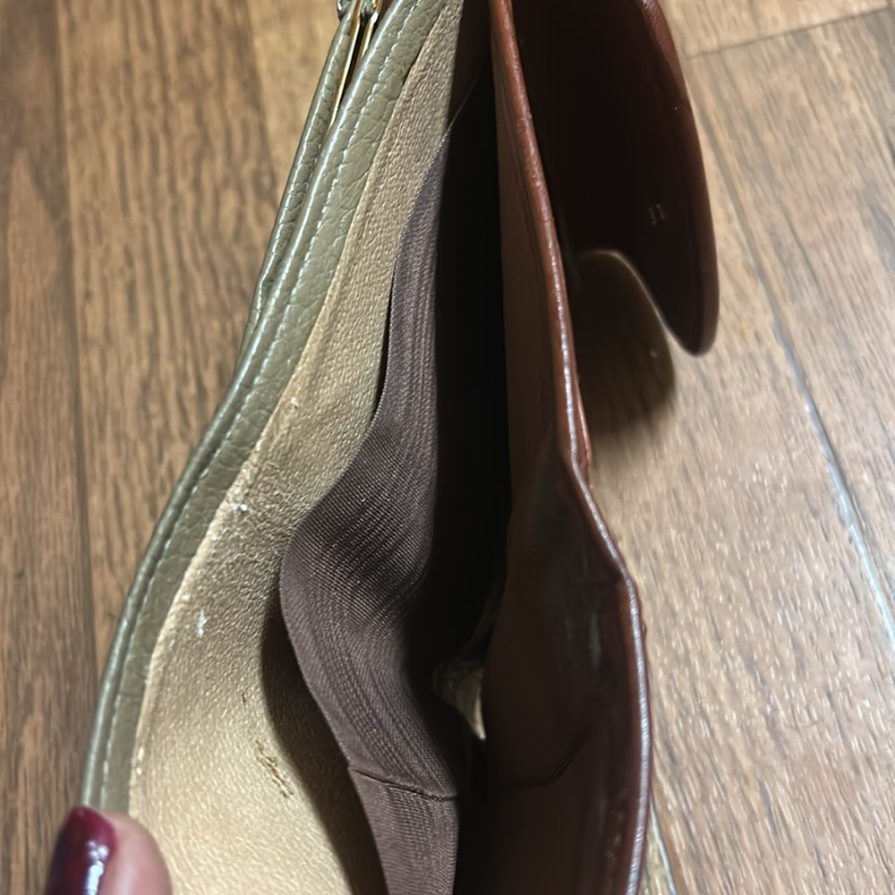 Dooney &Bourke Leather Wallet with Brown Trim - Picture 7 of 8